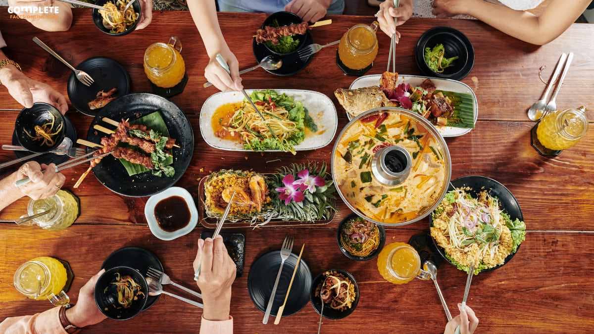Eating Giant Portions of food in usa